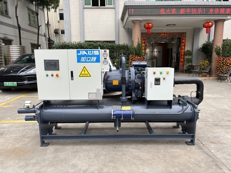 59,5m3/h शीतलन प्रवाह के साथ पानी से ठंडा चिलर 5-35.C तापमान सीमा 380-415V बिजली की आपूर्ति